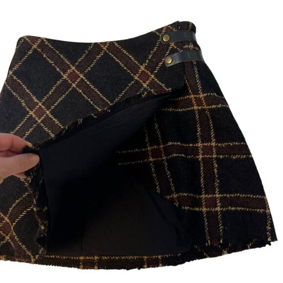 Urban Outfitters Black Brown Plaid Wool Wrap Mini Skirt Size M0 - Picture 2 of 6